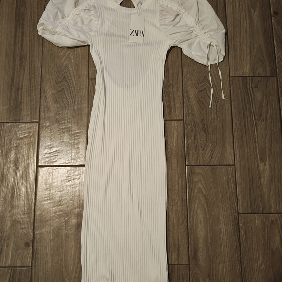 Zara Dresses & Skirts - Zara Ivory Long Sleeve Dress